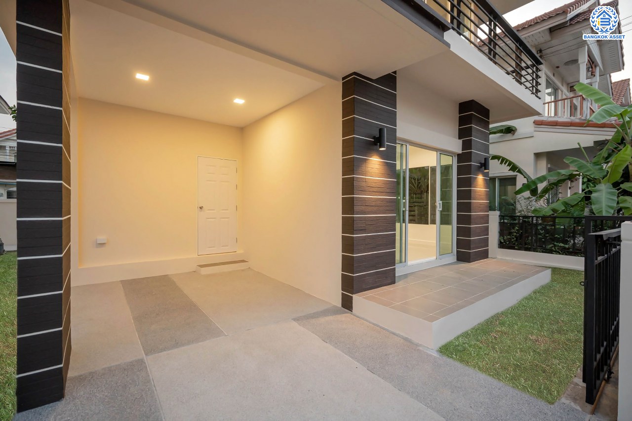 บ้านมือสองตกแต่งใหม่ แบรนด์ Property Perfect ม.เพอร์เฟคพาร์ค วัดพระนอน เนื้อที่ 35.7 ตร.ว. บ้านแฝดฟังก์ชันระดับบ้านเดี่ยว! 3 ห้องนอน 2 ห้องน้ำ 1 ที่จอดรถ Private Zone พร้อม Facilities ครบครัน บนทำเลเชื่อมต่อถนนกาญจนาฯ ใกล้ทางด่วน ศรีรัช-วงแหวนฯ เซ็นทรัลเวสต์เกต และรถไฟฟ้าสายสีม่วง "สถานีตลาดบางใหญ่"